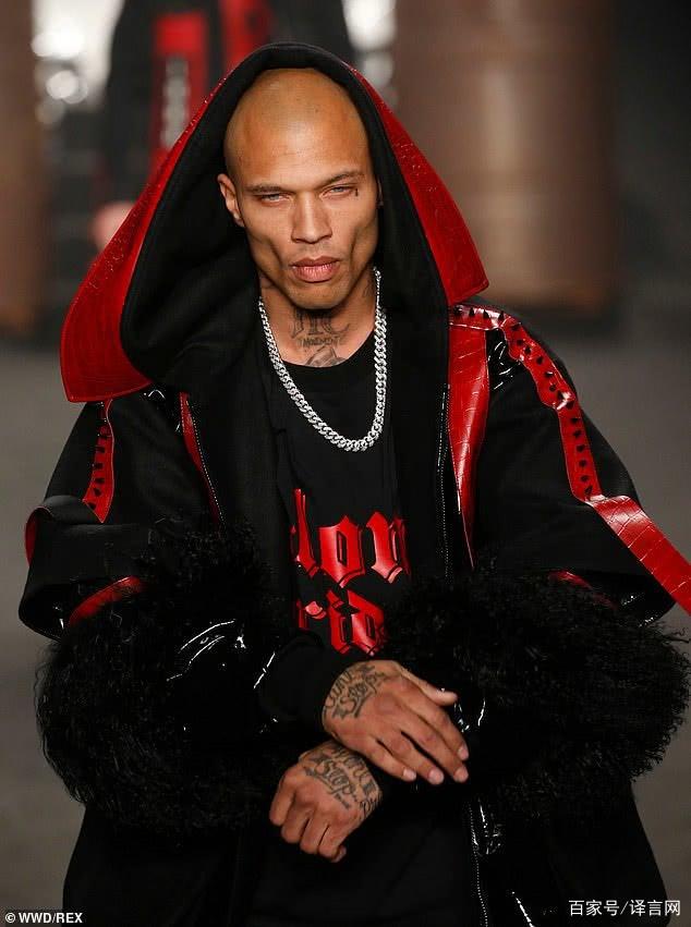 开云体育 真人-波尔图训练开放日,今晨复出首秀引欢呼,社区盾在即,团队化学反应显著(军事训练个人总结)