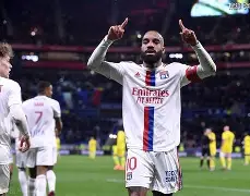 开云体育 注册-行进间双手胸前传接球教案