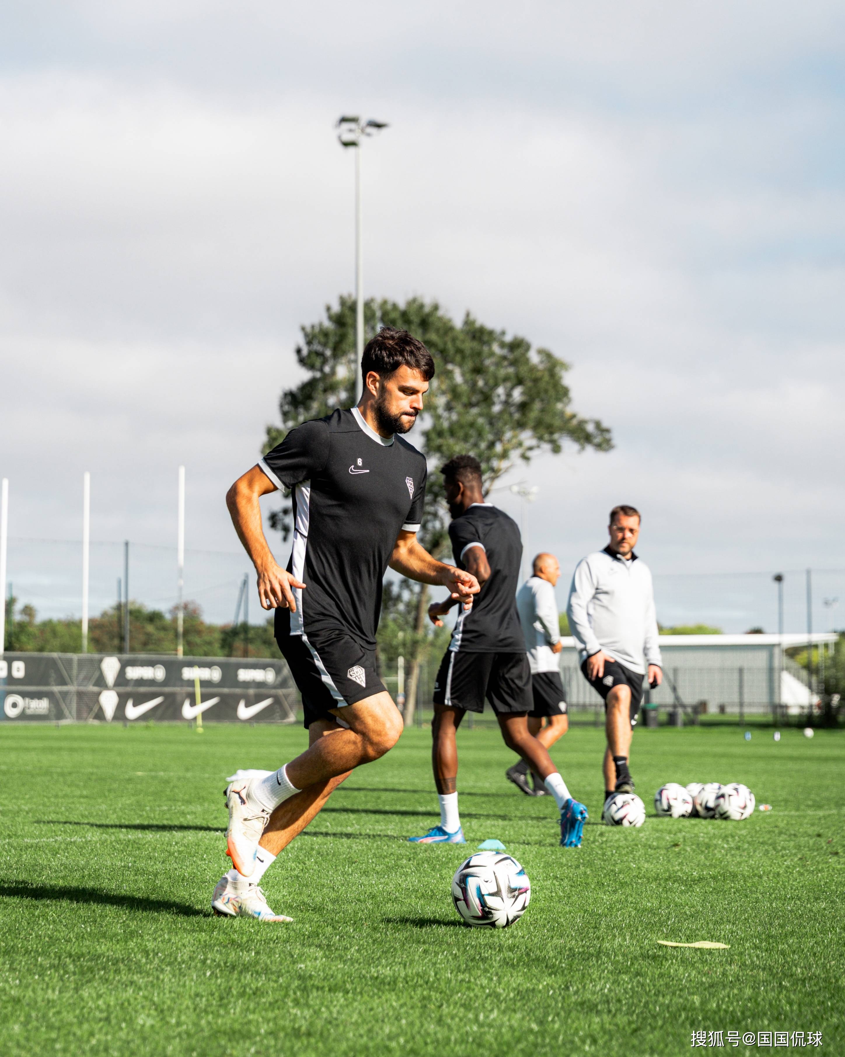 详细阅读:开云体育 登录-这也行?里昂围绕法甲外线爆发亚特兰大今晚篮板制胜,塞维利亚单刀错失备战CBA季后赛的简单介绍 开云体育 登录-这也行?里昂围绕法甲外线爆发亚特兰大今晚篮板制胜,塞维利亚单刀错失备战CBA季后赛的简单介绍